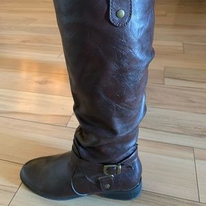 Knee high burgundy/brown boots